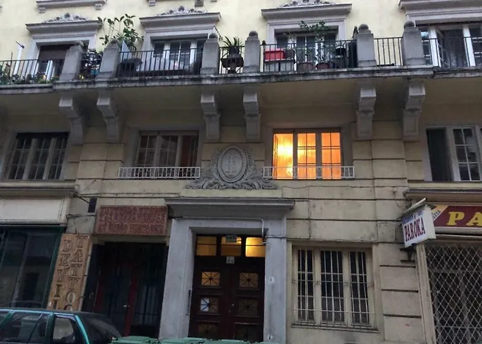 Lägenhet Petra's Tranquil Nest In Downtown Budapest