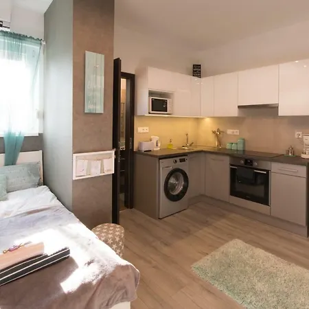 Petra's Tranquil Nest In Downtown Appartement *